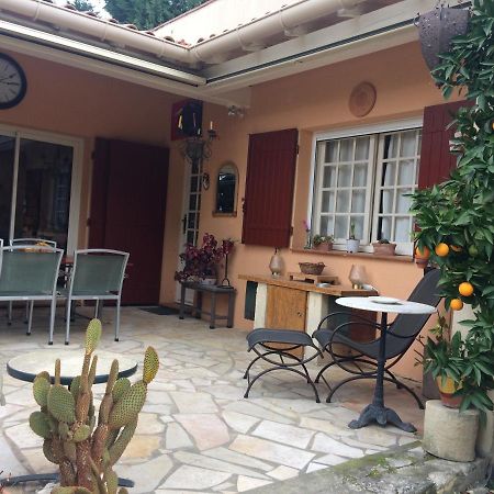 Chambre Dans Villa Charmante Vallabrègues Exterior foto